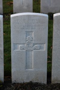 Lijssenthoek Military Cemetery - Woods, Ernest Victor