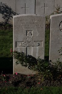 Lijssenthoek Military Cemetery - Woods, George