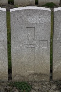 Lijssenthoek Military Cemetery - Woods, G W