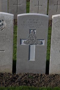 Lijssenthoek Military Cemetery - Woolley, W J