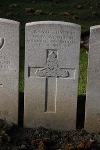 Lijssenthoek Military Cemetery - Wootton, W W