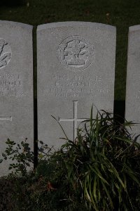 Lijssenthoek Military Cemetery - Worsley, H