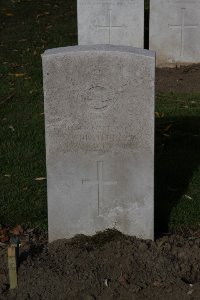 Lijssenthoek Military Cemetery - Worstenholm, J