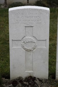 Lijssenthoek Military Cemetery - Wotten, Frank Cecil
