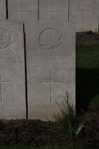 Lijssenthoek Military Cemetery - Wright, Donald MacK