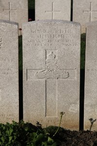 Lijssenthoek Military Cemetery - Wright, H