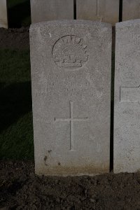 Lijssenthoek Military Cemetery - Wright, Oliver John
