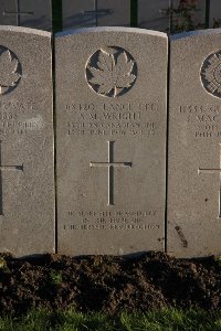 Lijssenthoek Military Cemetery - Wright, Sidney Melvin