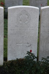 Lijssenthoek Military Cemetery - Wyatt, Ernest Walter