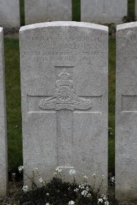 Lijssenthoek Military Cemetery - Yallop, A E