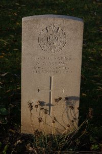 Lijssenthoek Military Cemetery - Young, A G