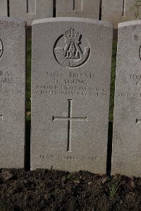 Lijssenthoek Military Cemetery - Young, David