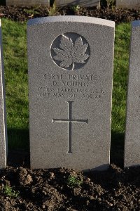 Lijssenthoek Military Cemetery - Young, D
