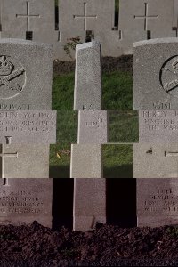 Lijssenthoek Military Cemetery - Young, Percy John