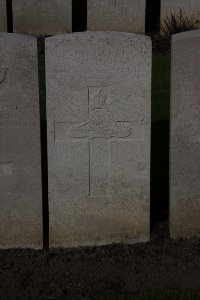 Lijssenthoek Military Cemetery - Young, T H
