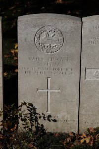 Lijssenthoek Military Cemetery - Zensz, Sidney