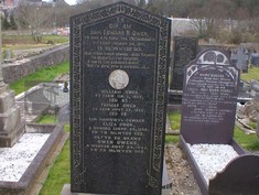 LLANGEFNI CEMETERY - OWEN, E R