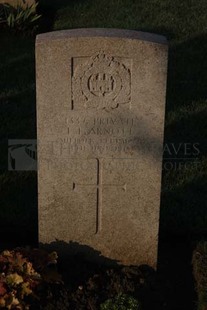 RUE-DES-BERCEAUX MILITARY CEMETERY, RICHEBOURG-L'AVOUE - ARNOTT, ERNEST EDWARD