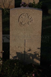 RUE-DES-BERCEAUX MILITARY CEMETERY, RICHEBOURG-L'AVOUE - ASHTON, A