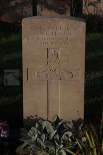 RUE-DES-BERCEAUX MILITARY CEMETERY, RICHEBOURG-L'AVOUE - BELLEW, C A G