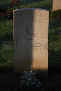 RUE-DES-BERCEAUX MILITARY CEMETERY, RICHEBOURG-L'AVOUE - BRAMHALL, A