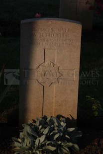 RUE-DES-BERCEAUX MILITARY CEMETERY, RICHEBOURG-L'AVOUE - BUCKLER, W H