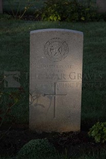 RUE-DES-BERCEAUX MILITARY CEMETERY, RICHEBOURG-L'AVOUE - BURNS, JAMES
