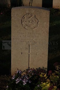 RUE-DES-BERCEAUX MILITARY CEMETERY, RICHEBOURG-L'AVOUE - BUTLER, C H