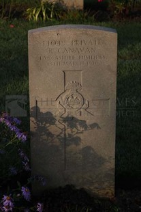 RUE-DES-BERCEAUX MILITARY CEMETERY, RICHEBOURG-L'AVOUE - CANAVAN, R