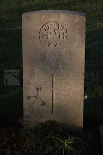 RUE-DES-BERCEAUX MILITARY CEMETERY, RICHEBOURG-L'AVOUE - CASEY, B