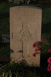 RUE-DES-BERCEAUX MILITARY CEMETERY, RICHEBOURG-L'AVOUE - CHADWICK, F