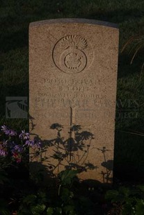 RUE-DES-BERCEAUX MILITARY CEMETERY, RICHEBOURG-L'AVOUE - COPP, B