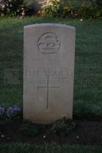 RUE-DES-BERCEAUX MILITARY CEMETERY, RICHEBOURG-L'AVOUE - COX, AUGUSTINE