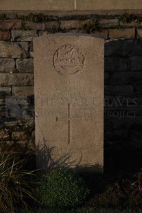 RUE-DES-BERCEAUX MILITARY CEMETERY, RICHEBOURG-L'AVOUE - COX, WILLIAM JOSEPH