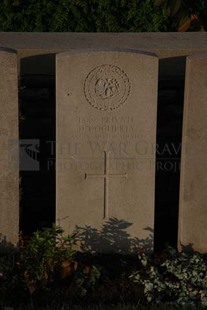 RUE-DES-BERCEAUX MILITARY CEMETERY, RICHEBOURG-L'AVOUE - DOCHERTY, D