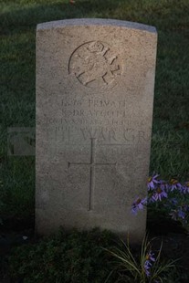 RUE-DES-BERCEAUX MILITARY CEMETERY, RICHEBOURG-L'AVOUE - DRAYCOTT, R
