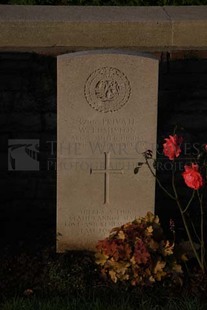 RUE-DES-BERCEAUX MILITARY CEMETERY, RICHEBOURG-L'AVOUE - EDMISTON, W