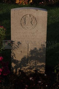 RUE-DES-BERCEAUX MILITARY CEMETERY, RICHEBOURG-L'AVOUE - EVANS, A