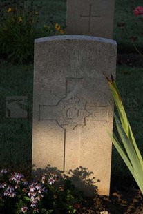 RUE-DES-BERCEAUX MILITARY CEMETERY, RICHEBOURG-L'AVOUE - FAITH, ALFRED