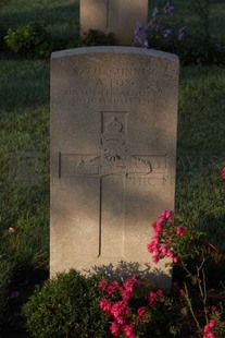 RUE-DES-BERCEAUX MILITARY CEMETERY, RICHEBOURG-L'AVOUE - FOX, A