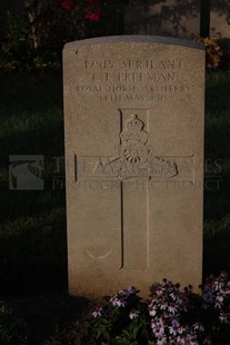 RUE-DES-BERCEAUX MILITARY CEMETERY, RICHEBOURG-L'AVOUE - FREEMAN, C L