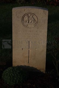 RUE-DES-BERCEAUX MILITARY CEMETERY, RICHEBOURG-L'AVOUE - GRAFFHAM, J