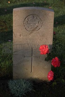 RUE-DES-BERCEAUX MILITARY CEMETERY, RICHEBOURG-L'AVOUE - GRIMMITT, T