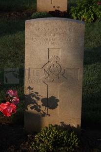RUE-DES-BERCEAUX MILITARY CEMETERY, RICHEBOURG-L'AVOUE - GRIST, C