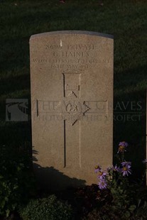 RUE-DES-BERCEAUX MILITARY CEMETERY, RICHEBOURG-L'AVOUE - HAINES, G
