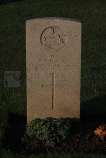 RUE-DES-BERCEAUX MILITARY CEMETERY, RICHEBOURG-L'AVOUE - HUGHES, W C