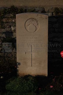 RUE-DES-BERCEAUX MILITARY CEMETERY, RICHEBOURG-L'AVOUE - KEAR, W