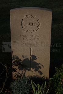 RUE-DES-BERCEAUX MILITARY CEMETERY, RICHEBOURG-L'AVOUE - MARTIN, J