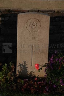 RUE-DES-BERCEAUX MILITARY CEMETERY, RICHEBOURG-L'AVOUE - McKENZIE, R