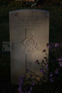 RUE-DES-BERCEAUX MILITARY CEMETERY, RICHEBOURG-L'AVOUE - OLIVER, H